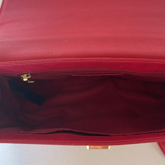 LIKE NEW RED BADGLEY MISCHKA GOLD STUDDED QUILTED CROSSBODY OR SHOULDER BAG - Picture 11 of 12